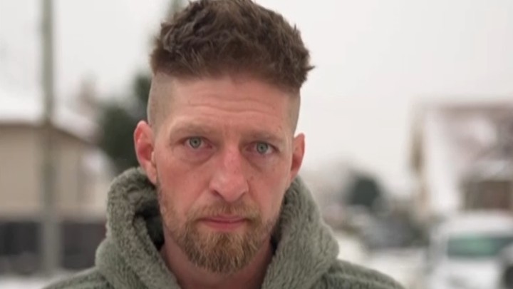 Bez servítky, Zoltán